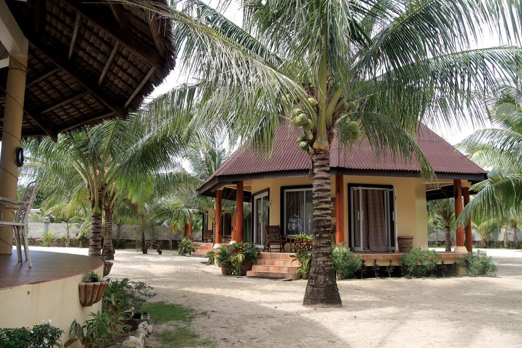 Le Palme Beach Resort Pandan Exterior photo